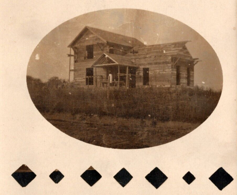 RPPC Rare Design EAGLE Michigan DW Howe's House ANTIQUE Postcard AZO 1904-1918 RPPC Rare Design EAGLE Michigan DW Howe's House ANTIQUE Postcard AZO 1904-1918