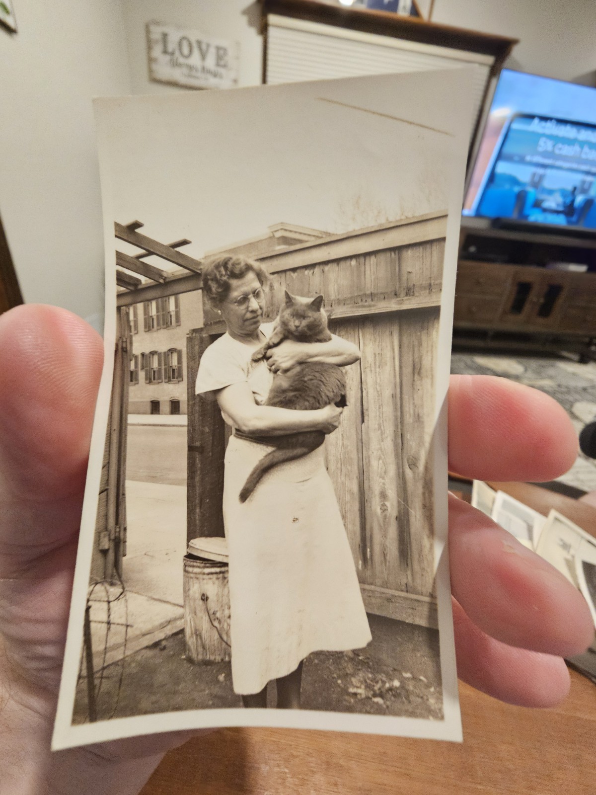 Vintage Photo Snapshot Lady Women Holding Her Fat Cat Kitty (F14) Vintage Photo Snapshot Lady Women Holding Her Fat Cat Kitty (F14)