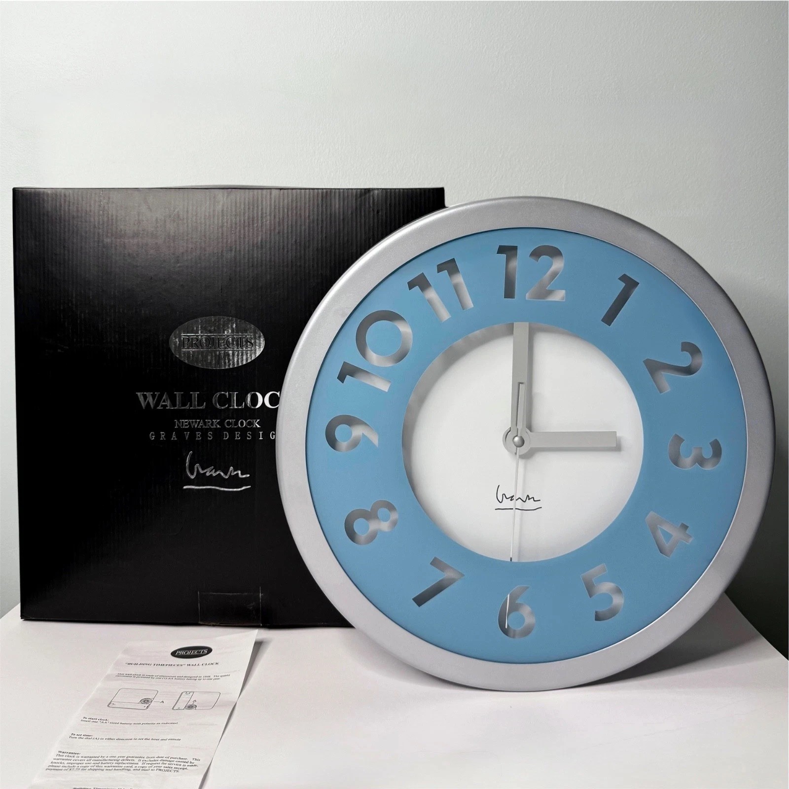 MUSEUM RARE Michael Graves Wall Clock 1998 Projects Postmodern Blue 13.5 NOS NIB