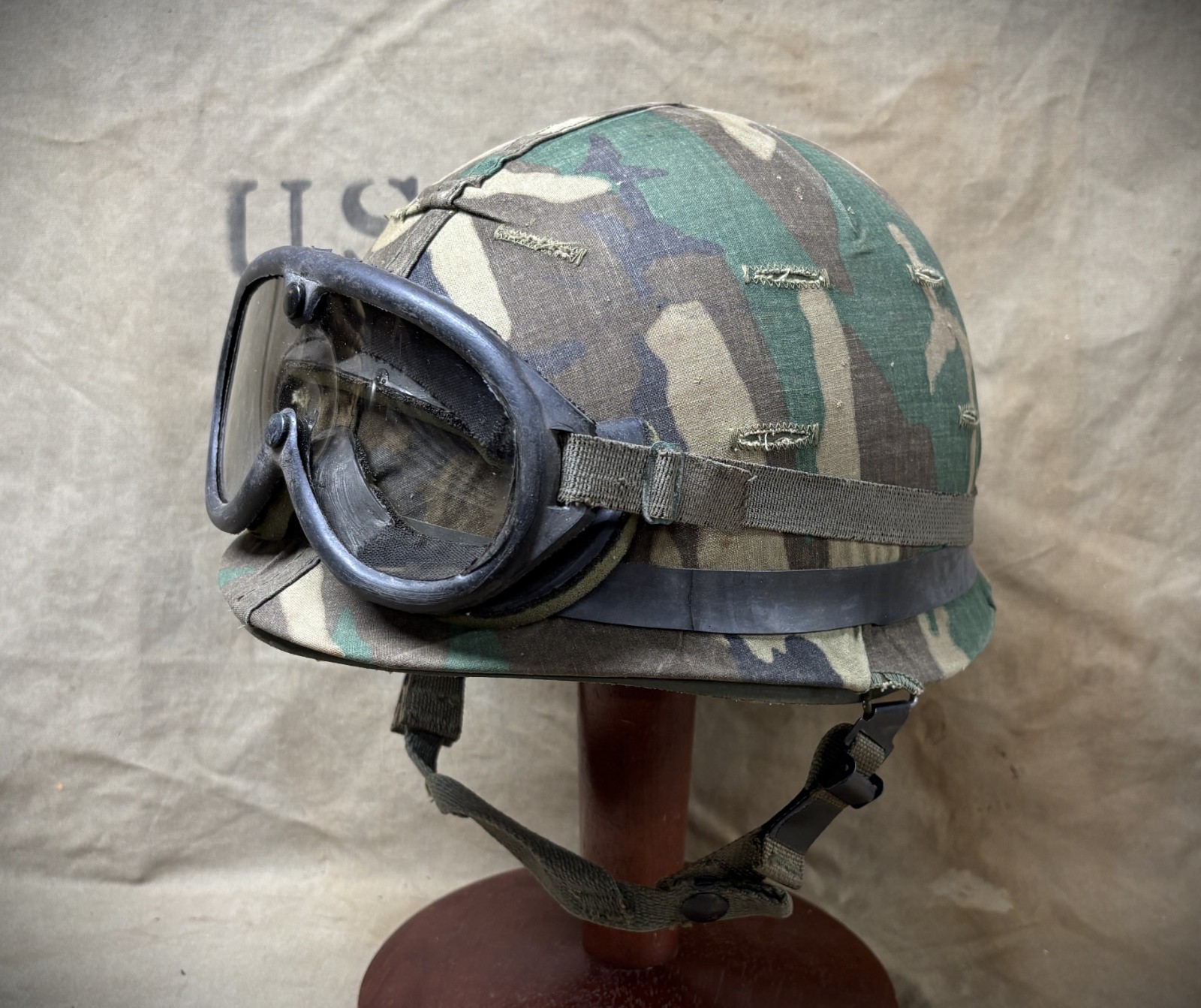 GENUINE US ARMY / USMC MILITARY M1 COMBAT HELMET with ERDL CAMO COVER and GOGLES GENUINE US ARMY / USMC MILITARY M1 COMBAT HELMET with ERDL CAMO COVER and GOGLES