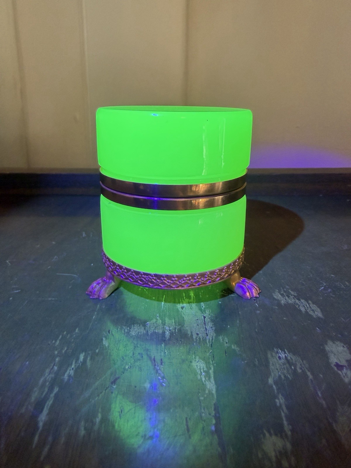 Vintage Murano opaline Uranium Glass round Footed Casket Box