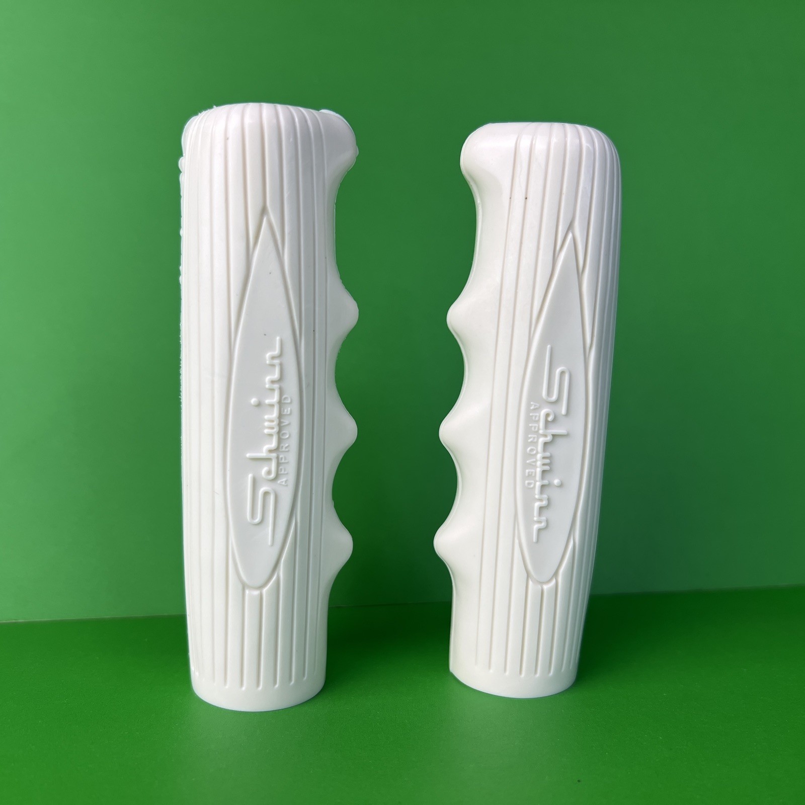 Vintage Schwinn Approved White Bicycle Grips Pair Stingray Cruiser BMX Used OEM?