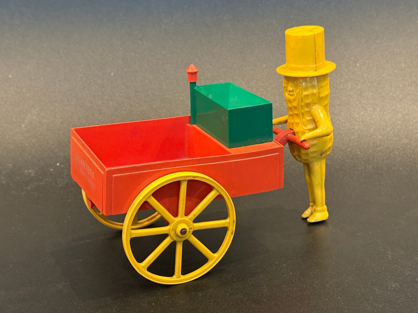 Planters - Mr. Peanut Plastic Vendor Cart, VHTF Yellow Peanut, Very Nice Promo