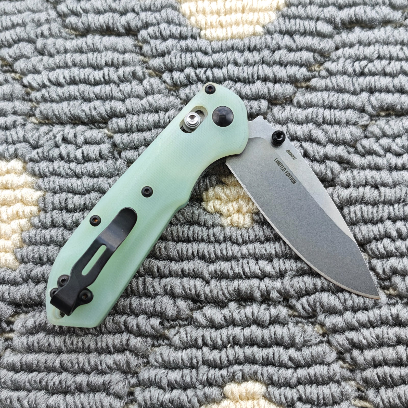 Benchmade 565-2101 Mini Freek Jade G10 AXIS Lock Folding Knife Benchmade 565-2101 Mini Freek Jade G10 AXIS Lock Folding Knife