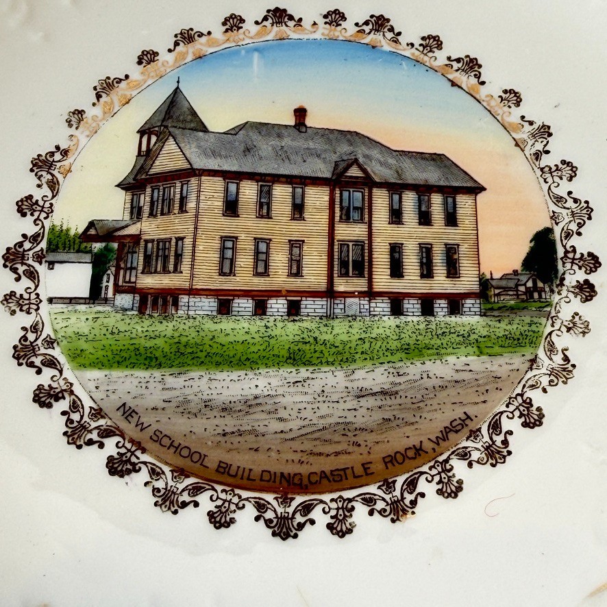 CASTLE ROCK Hight School WA WASHINGTON Antique Souvenir RARE China Dish Plate CASTLE ROCK Hight School WA WASHINGTON Antique Souvenir RARE China Dish Plate