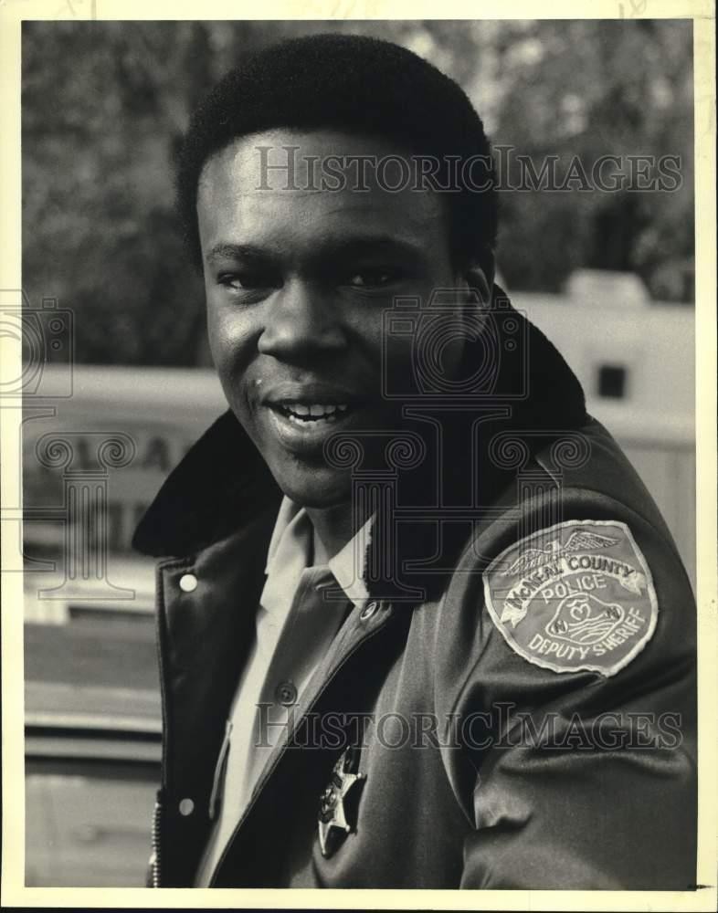 1981 Press Photo Actor Harold Sylvester in 1981 Press Photo Actor Harold Sylvester in