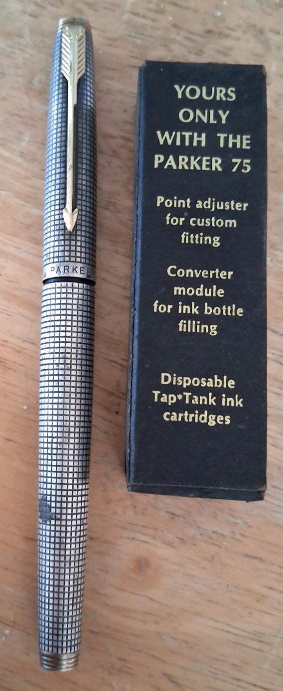 Vintage Parker 75 Cisele Flat Top Sterling Silver Fountain Pen With 14K Gold Vintage Parker 75 Cisele Flat Top Sterling Silver Fountain Pen With 14K Gold