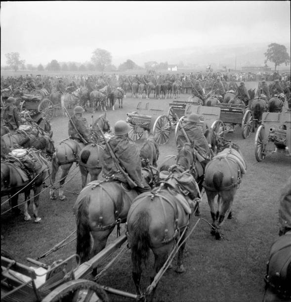 Defilee of the Thurgau Field Artillery Dept 21 Frauenfeld 1949 Old Photo 1 Defilee of the Thurgau Field Artillery Dept 21 Frauenfeld 1949 Old Photo 1