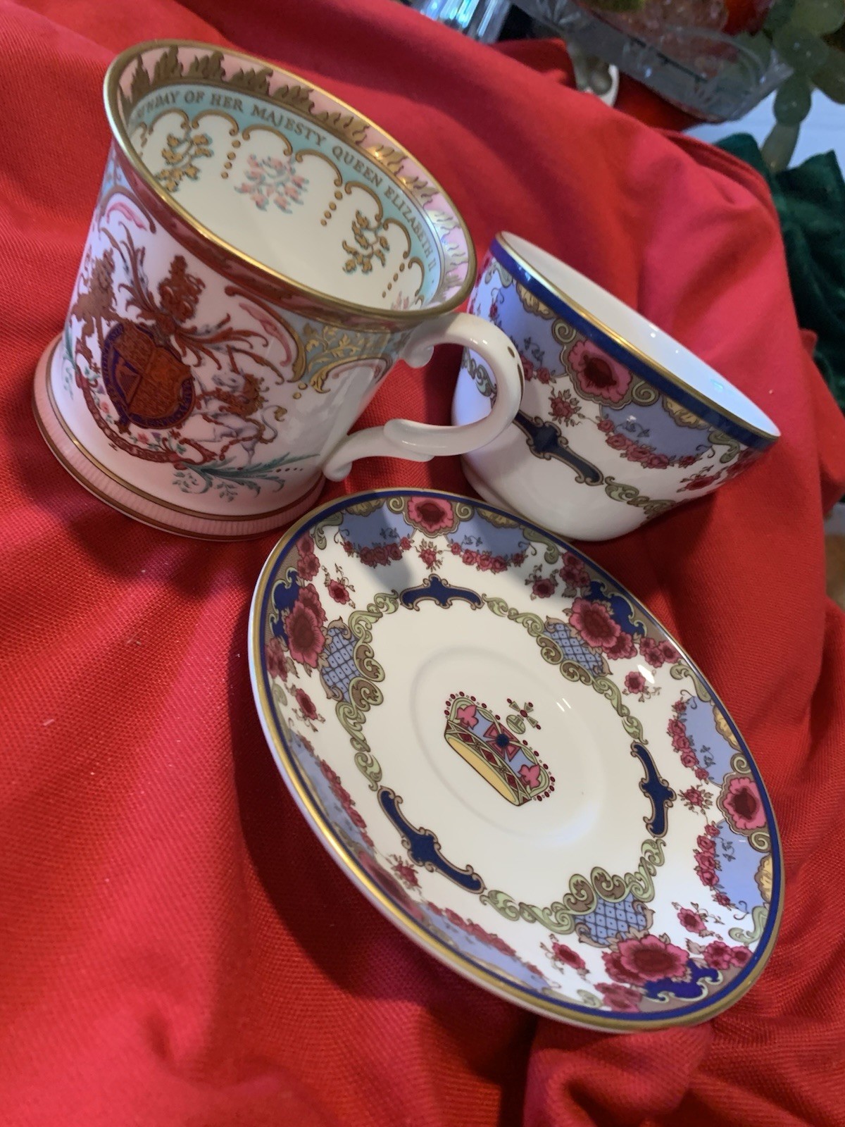 Vintage Queen Elizabeth Cups & saucers 80th birthday and 22kt Gold Pair MINT