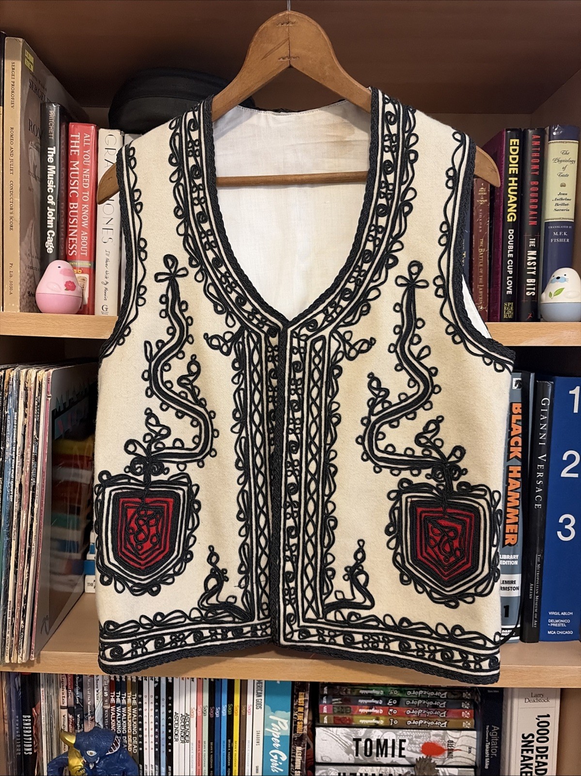 Vintage Traditional Romanian Folk Peasant's Vest SZ.M Embroidered Wool