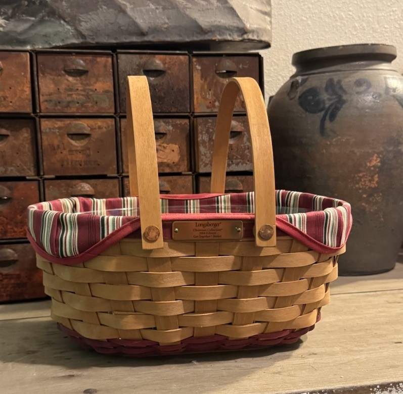 Longaberger 2004 CHRISTMAS BASKET PLASTIC & Cloth Liner Protector GET TOGETHER Longaberger 2004 CHRISTMAS BASKET PLASTIC & Cloth Liner Protector GET TOGETHER