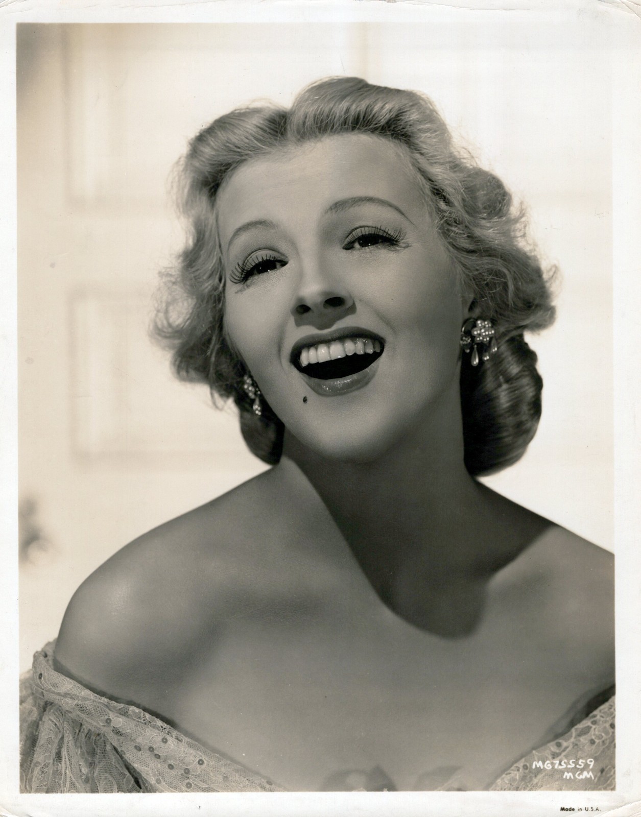 Ilona Massey (1940s) ❤ Hollywood Beauty Stunning Portrait Vintage MGM Photo 934K Ilona Massey (1940s) ❤ Hollywood Beauty Stunning Portrait Vintage MGM Photo 934K