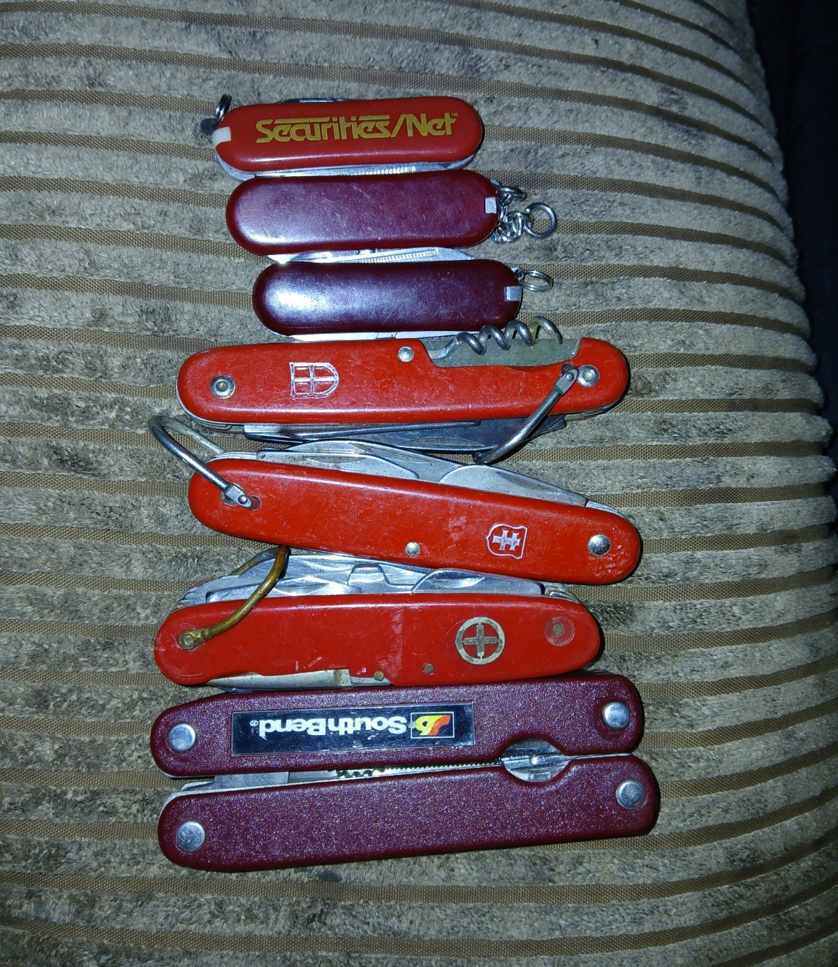 Lot of 7 Red Swiss-Style Pocketknives Multi-Blade Corkscrew Slipjoint Lot of 7 Red Swiss-Style Pocketknives Multi-Blade Corkscrew Slipjoint
