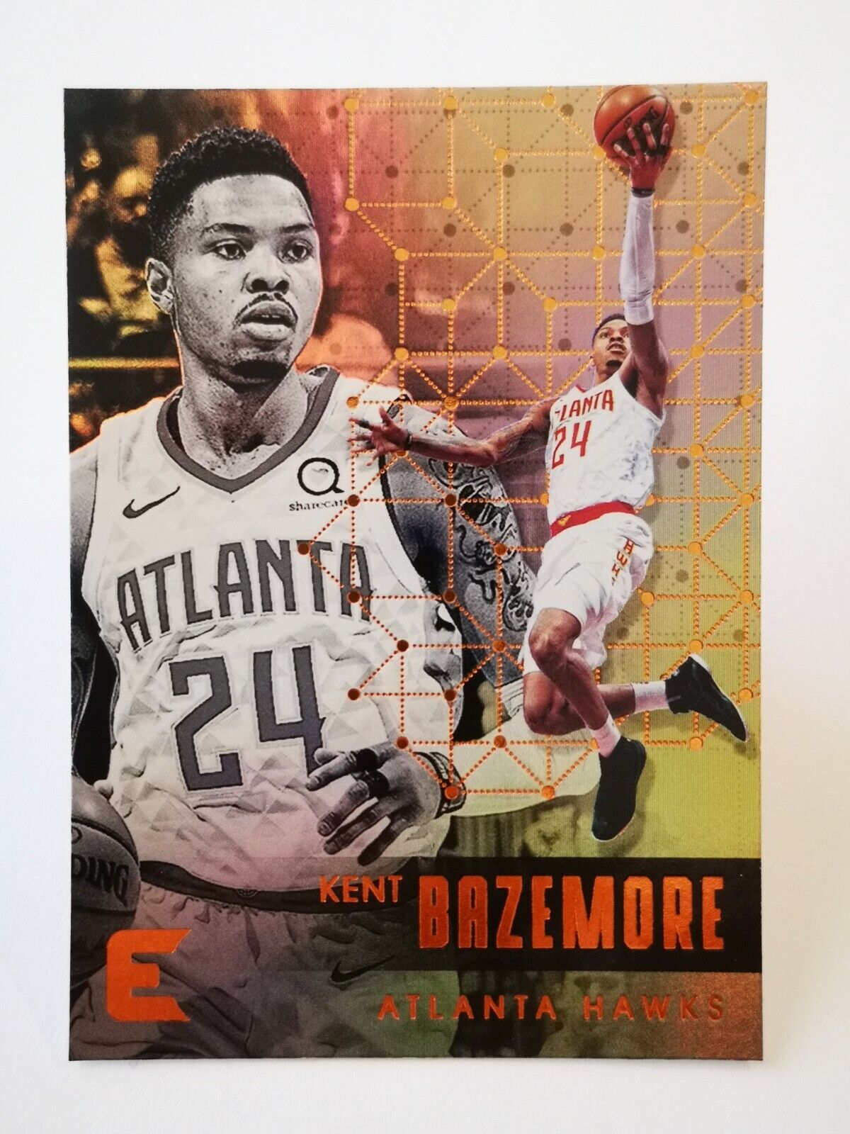 2017-18 Essentials N36 Card NBA Atlanta Hawks #16 Kent Bazemore
