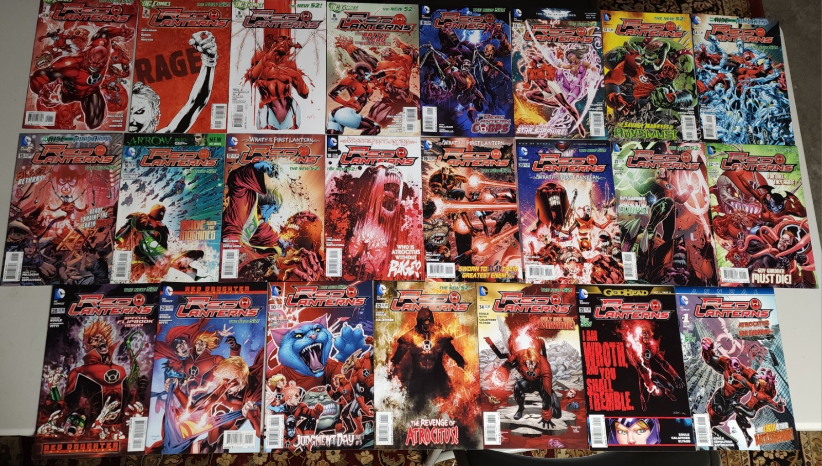 Red Lanterns Comic Book Lot VF/NM DC Comics 2011-214 Red Lanterns Comic Book Lot VF/NM DC Comics 2011-214