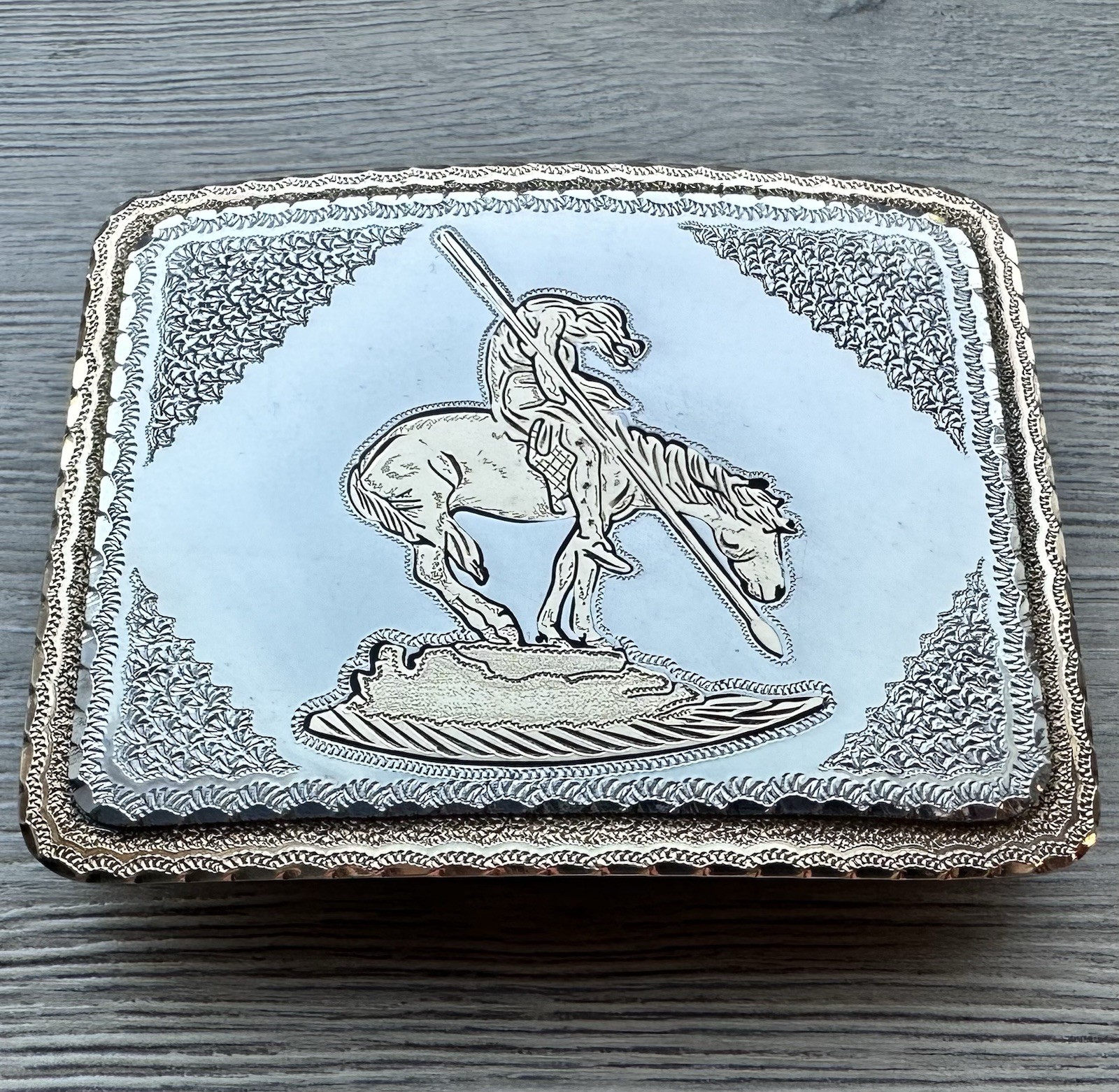 VINTAGE 1980\'S END OF THE TRAIL BELT BUCKLE USA 2 TONE NICKEL SILVER 
