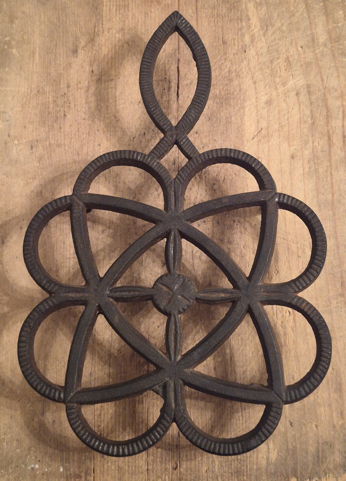 RARE Antique 19th C Cast Iron ENTWINED 4 HEARTS Trivet FOLK ART German PA #1 RARE Antique 19th C Cast Iron ENTWINED 4 HEARTS Trivet FOLK ART German PA #1