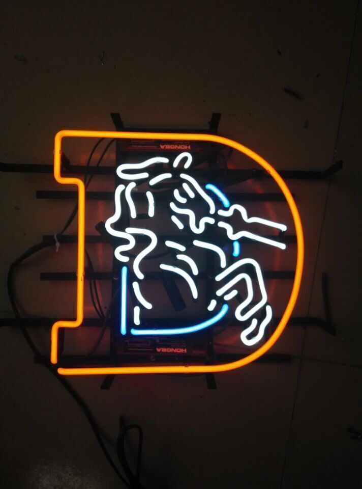 Denver Broncos Logo Man Cave 24\