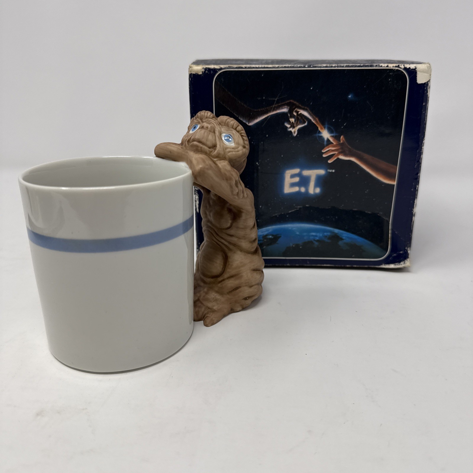 ET The Extra-Terrestrial Figurine Vintage Coffee Mug With Box Movie Memorabilia ET The Extra-Terrestrial Figurine Vintage Coffee Mug With Box Movie Memorabilia