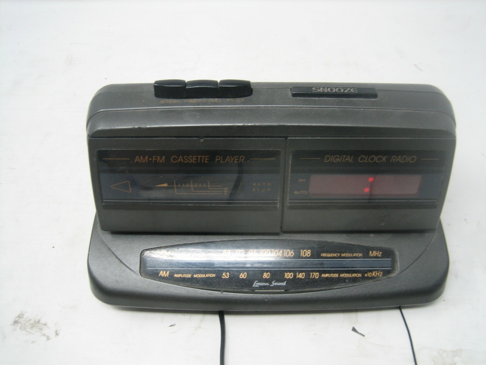 Vintage 80s Lenoxx Sound AM/FM Clock Radio Cassette Player CR-185 Semi Working Vintage 80s Lenoxx Sound AM/FM Clock Radio Cassette Player CR-185 Semi Working