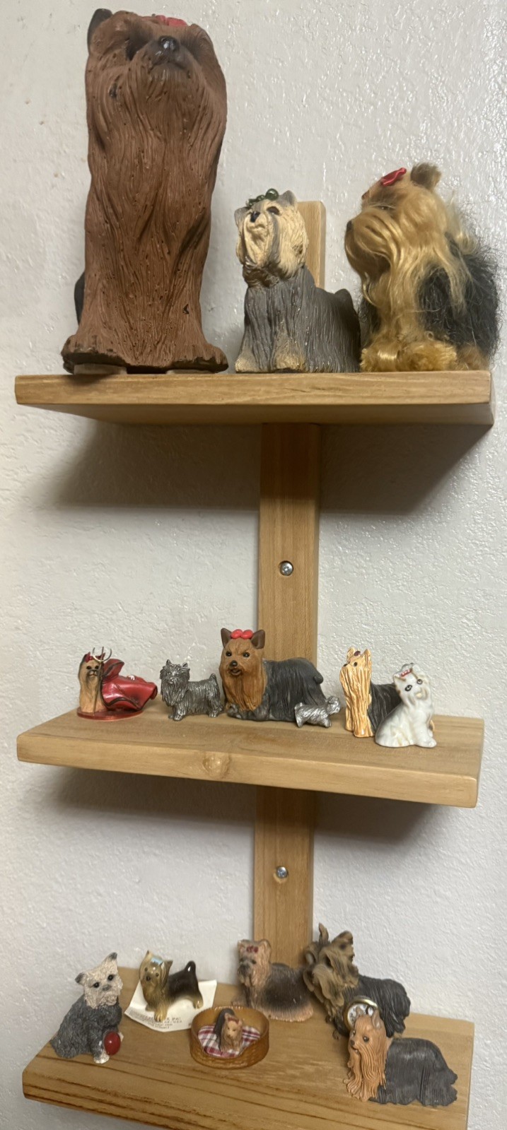 GROUP OF 15 YORKSHIRE TERRIER YORKIE Figures DOG FIGURINES GROUP OF 15 YORKSHIRE TERRIER YORKIE Figures DOG FIGURINES