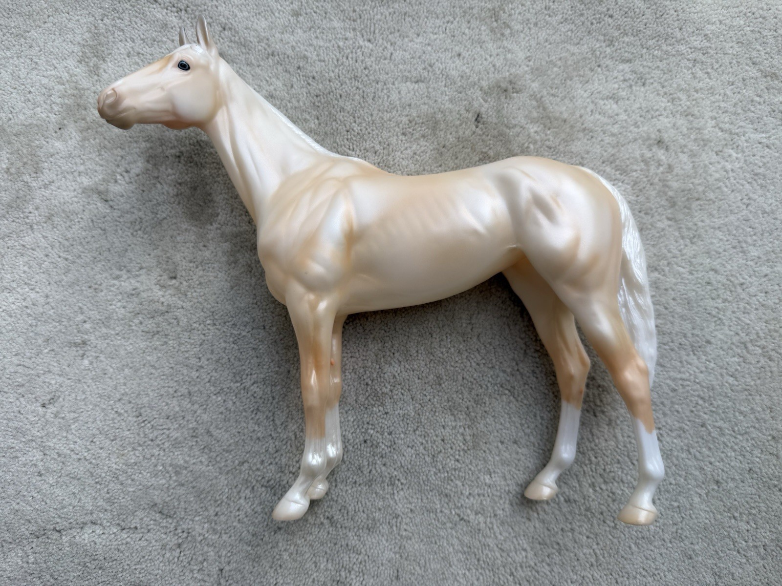 Breyer BreyerFest Horse #10088 Girls Run The World Cremello Thoroughbred Emerson Breyer BreyerFest Horse #10088 Girls Run The World Cremello Thoroughbred Emerson