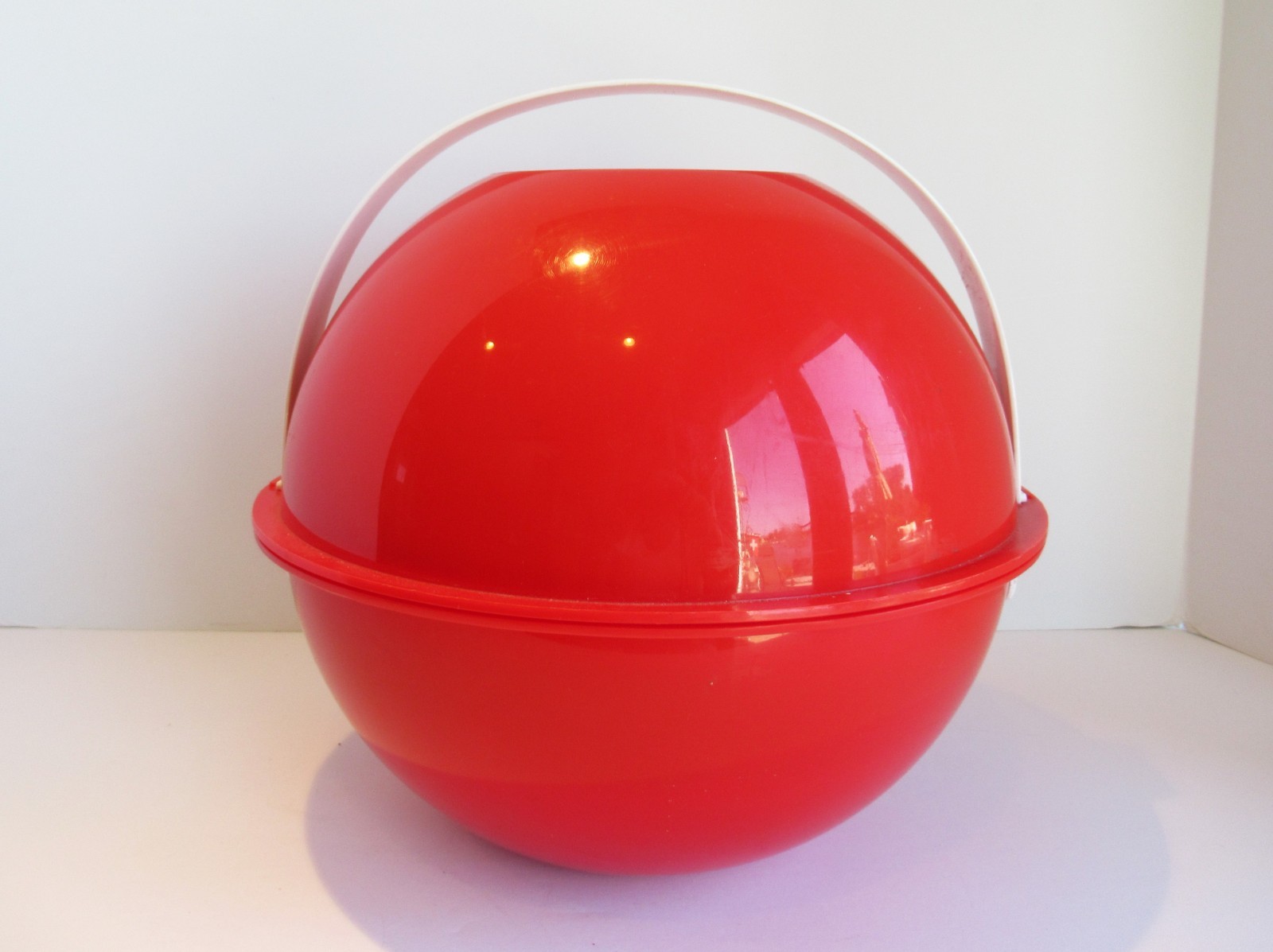 Vintage 1970s Ingrid Plastic Picnic Set Bowls Plates Cups Carry Handle Retro Vintage 1970s Ingrid Plastic Picnic Set Bowls Plates Cups Carry Handle Retro