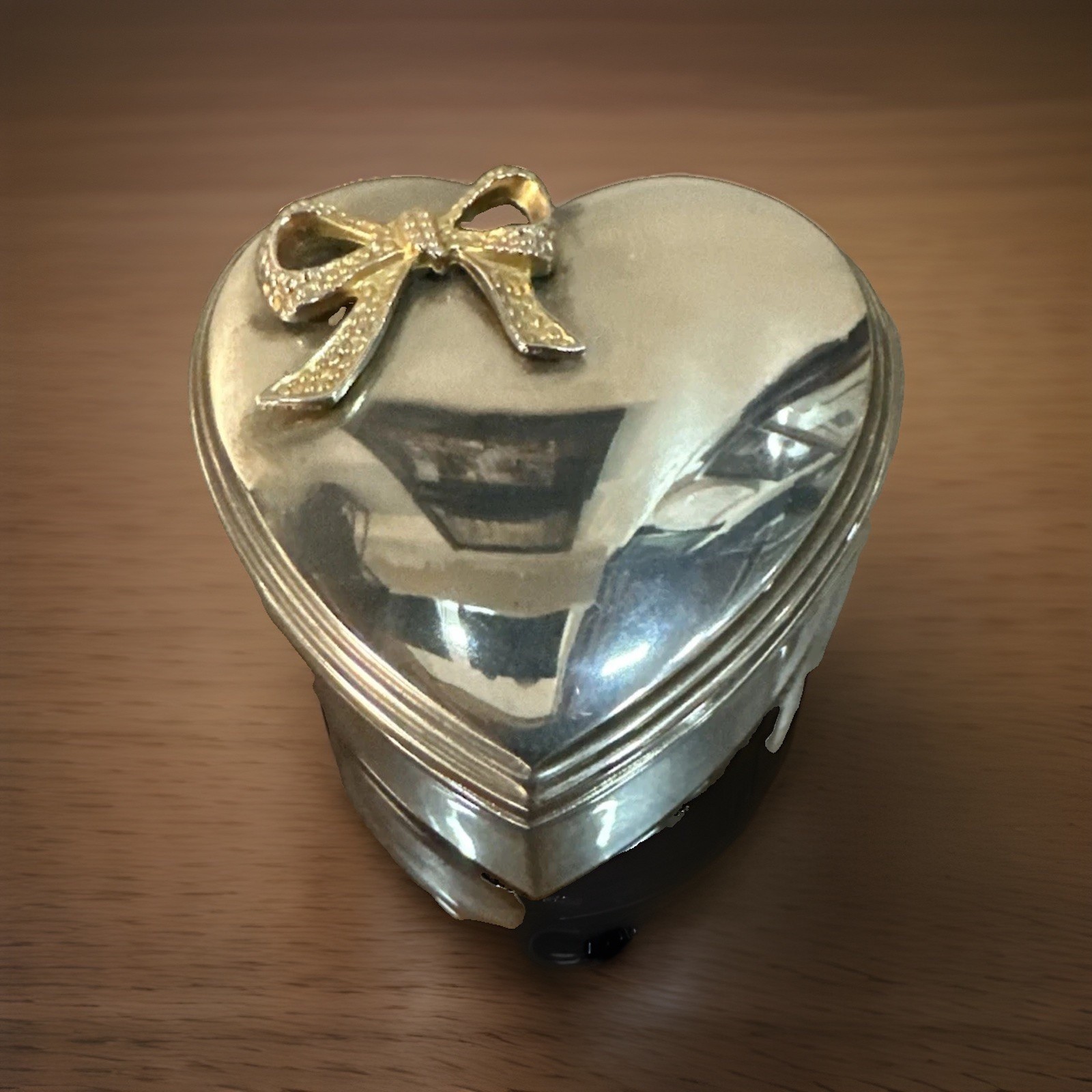Vintage Heart Shaped Silver Tone Trinket Jewelry Box Velvet Lined Ornate Vanity