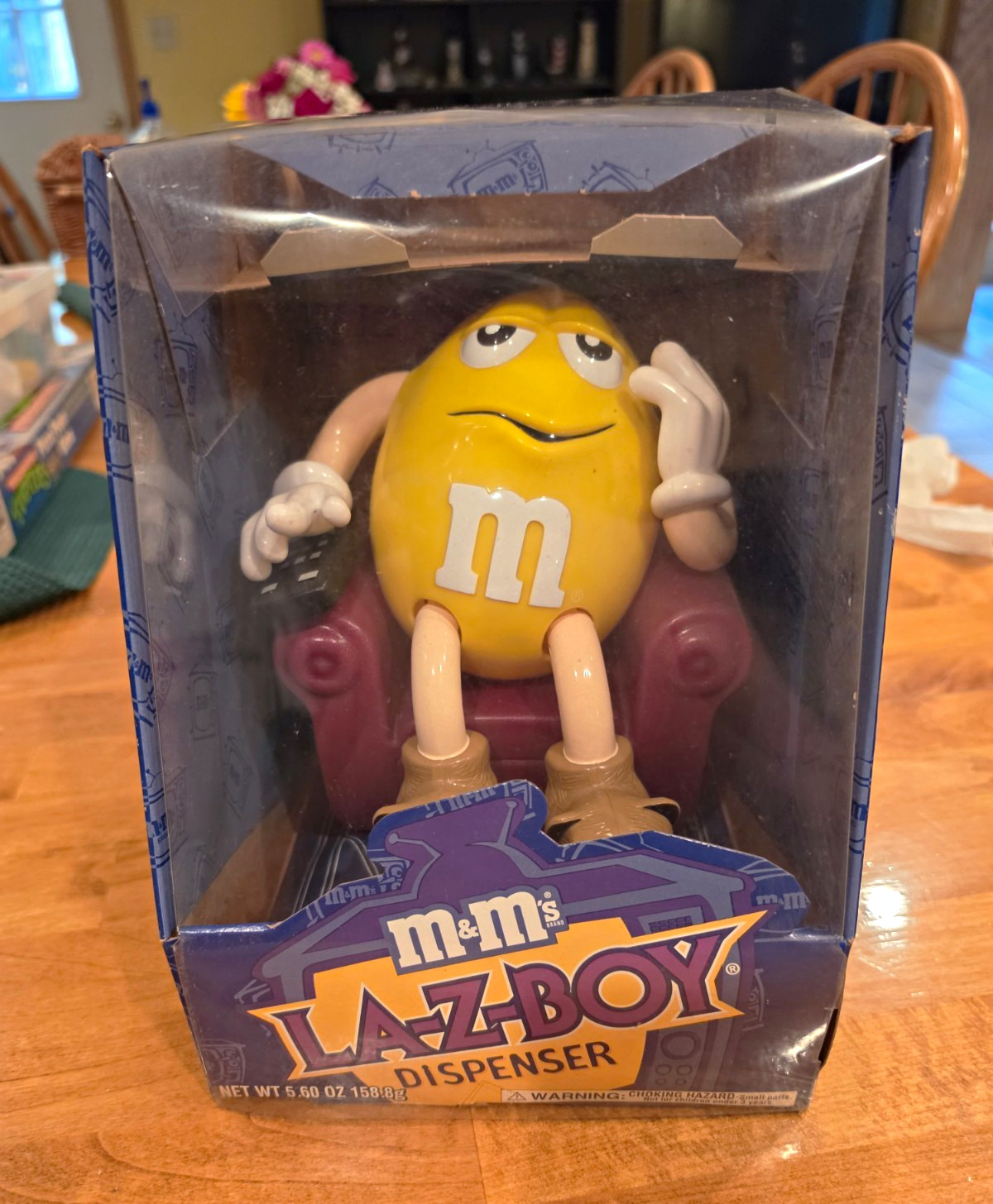 Vintage M&M\'s LA-Z-BOY Candy Dispenser Yellow Character in Red Chair w/ Box Vintage M&M\'s LA-Z-BOY Candy Dispenser Yellow Character in Red Chair w/ Box
