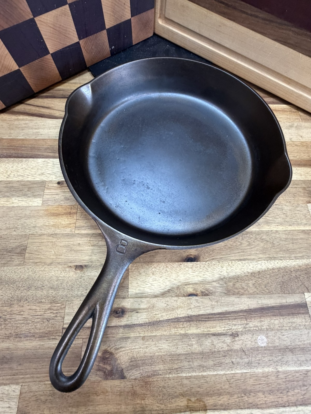 Victor (by Griswold) #8 Cast Iron Skillet
