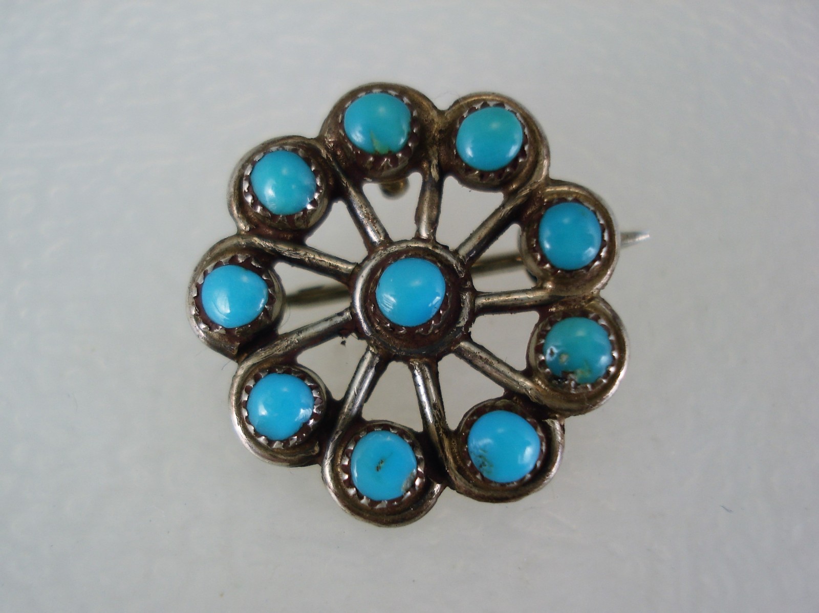 VINTAGE ZUNI STERLING SILVER & SNAKE-EYE TURQUOISE CLUSTER PIN NECKLACE PENDANT VINTAGE ZUNI STERLING SILVER & SNAKE-EYE TURQUOISE CLUSTER PIN NECKLACE PENDANT