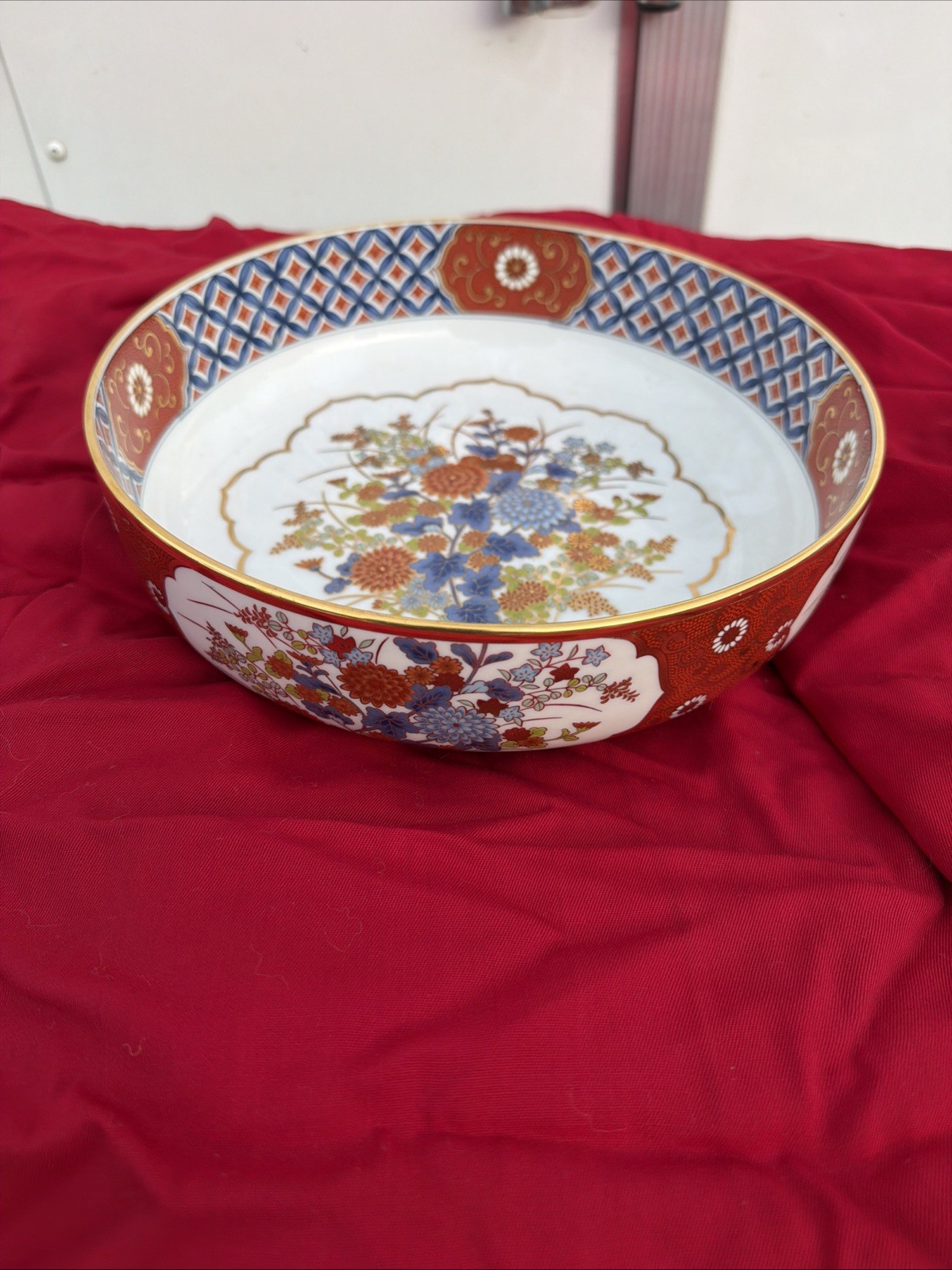 VINTAGE JAPANESE PORCELAIN SEDRVING BOWL IMARI-STYLE FLORAL PATTERN 10\ VINTAGE JAPANESE PORCELAIN SEDRVING BOWL IMARI-STYLE FLORAL PATTERN 10\
