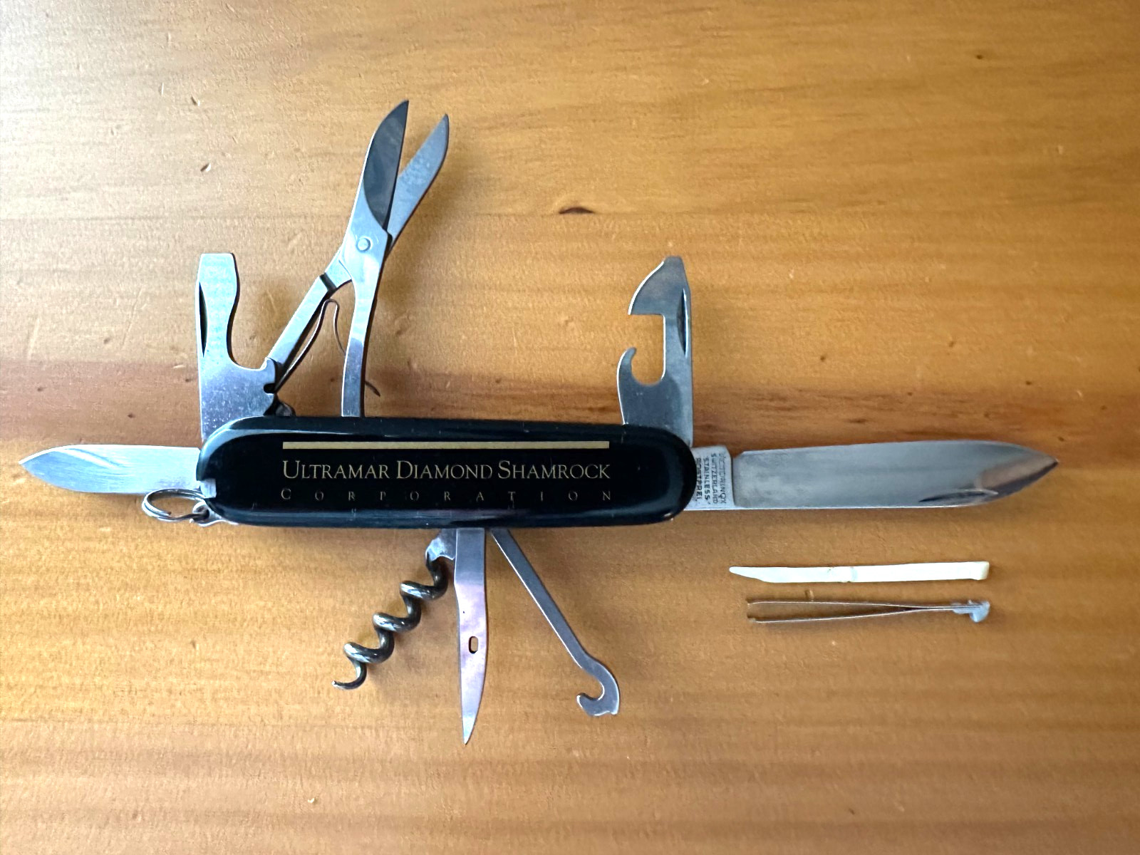 Victorinox Swiss Army Knife Climber Black Ultramar Diamond Shamrock w/12 Tools Victorinox Swiss Army Knife Climber Black Ultramar Diamond Shamrock w/12 Tools