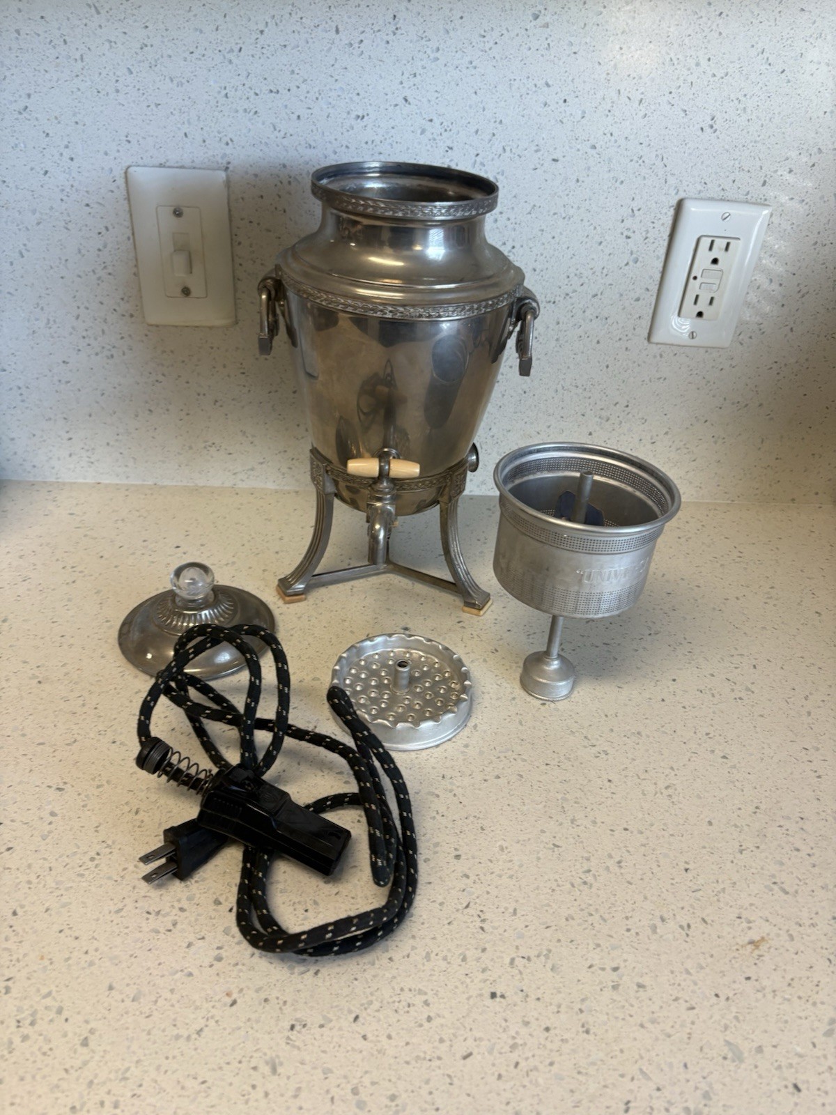 Vintage Universal Silver Plate Coffee Percolator 9189 Art Deco Vintage Universal Silver Plate Coffee Percolator 9189 Art Deco