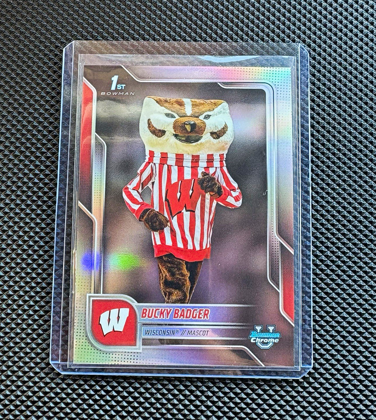 Topps 2025 Bowman Chrome Bucky Badger 1st Bowman REFRACTOR Card BCM-21π₯π₯π₯ Topps 2025 Bowman Chrome Bucky Badger 1st Bowman REFRACTOR Card BCM-21π₯π₯π₯