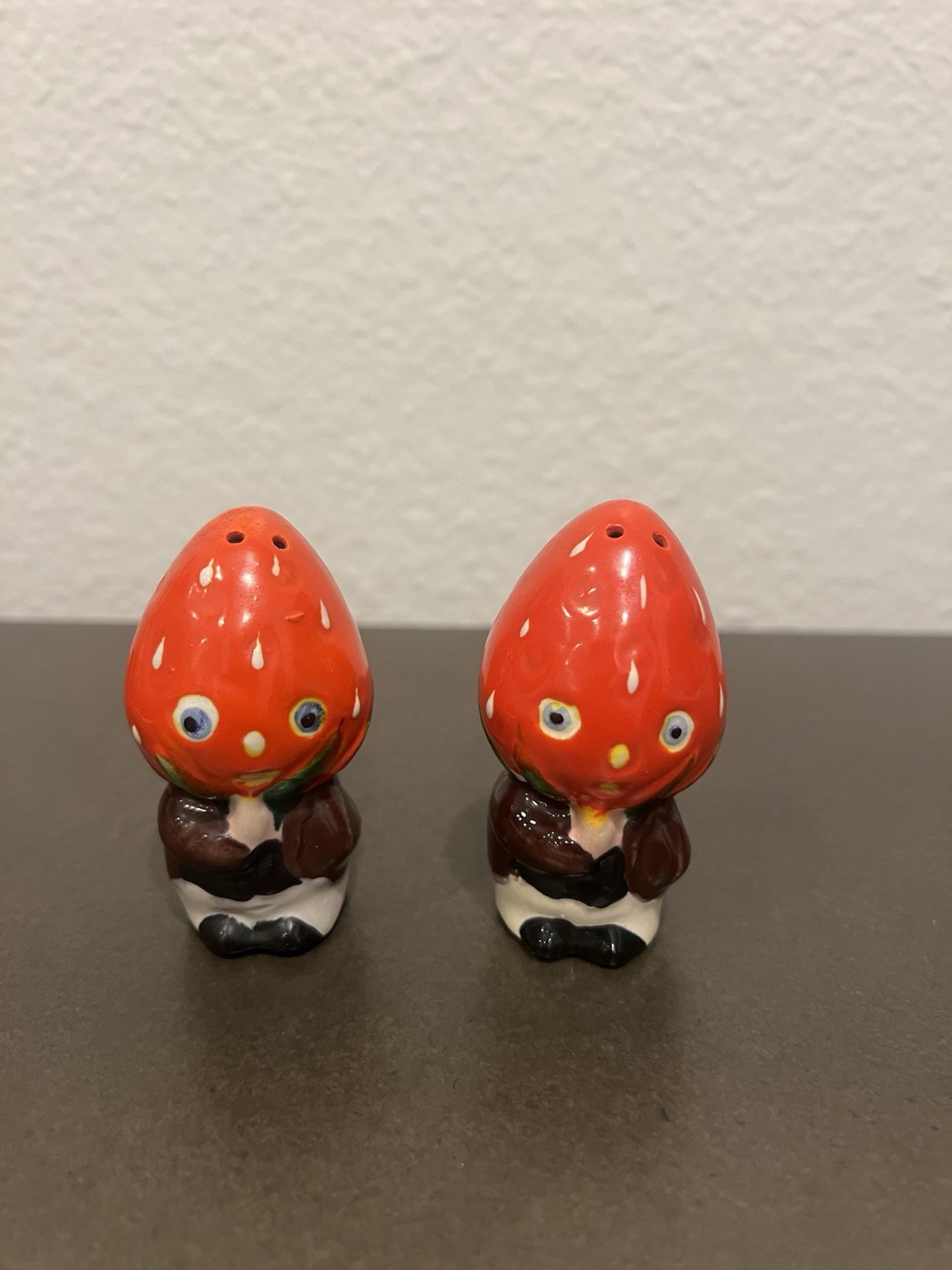 Vintage Anthropomorphic Strawberry Shakers Vintage Anthropomorphic Strawberry Shakers