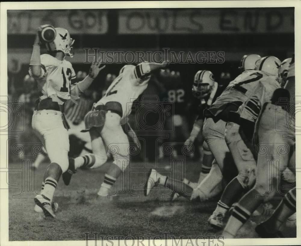 1978 Press Photo Football quarterback John Fourcade in action - nos14324 1978 Press Photo Football quarterback John Fourcade in action - nos14324