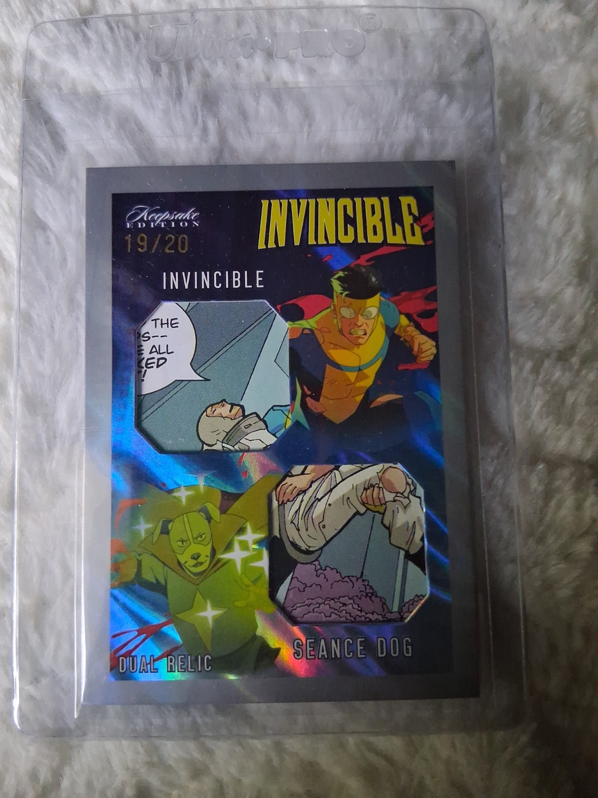 2025 Keepsake Invincible Dual Relic Invincible Seance Dog HOLOGRAPHIC #19/20 2025 Keepsake Invincible Dual Relic Invincible Seance Dog HOLOGRAPHIC #19/20