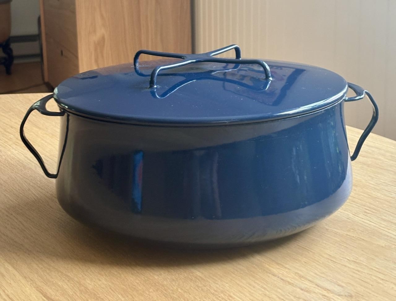 Dansk Kobenstyle IHQ Midnight Blue Enamel XL 8 Qt Pot Dutch Oven Casserole + Lid Dansk Kobenstyle IHQ Midnight Blue Enamel XL 8 Qt Pot Dutch Oven Casserole + Lid