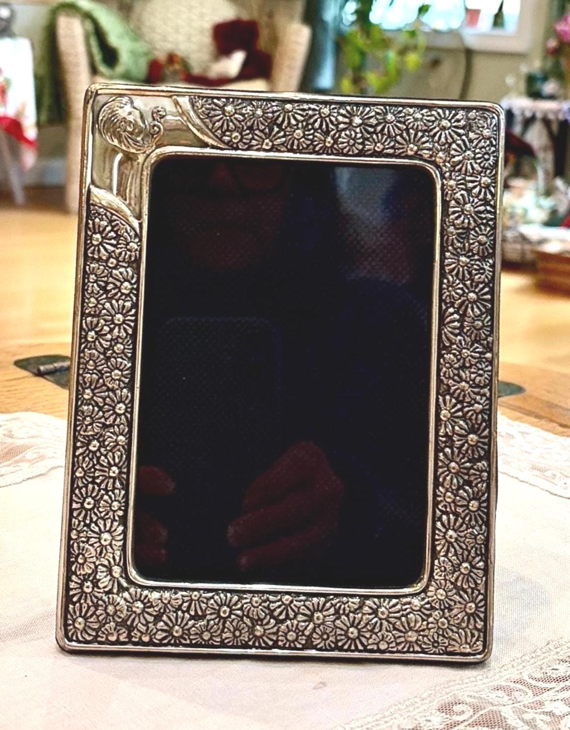 Vintage Italian 925 Sterling Silver Daisy Embossed Photo Frame Vintage Italian 925 Sterling Silver Daisy Embossed Photo Frame