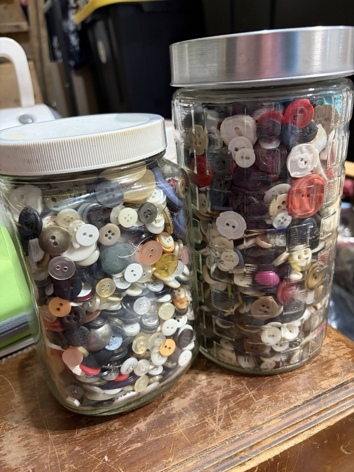 Old Vintage Buttons, 100’s Of Them, Will Come In The Jars Old Vintage Buttons, 100’s Of Them, Will Come In The Jars