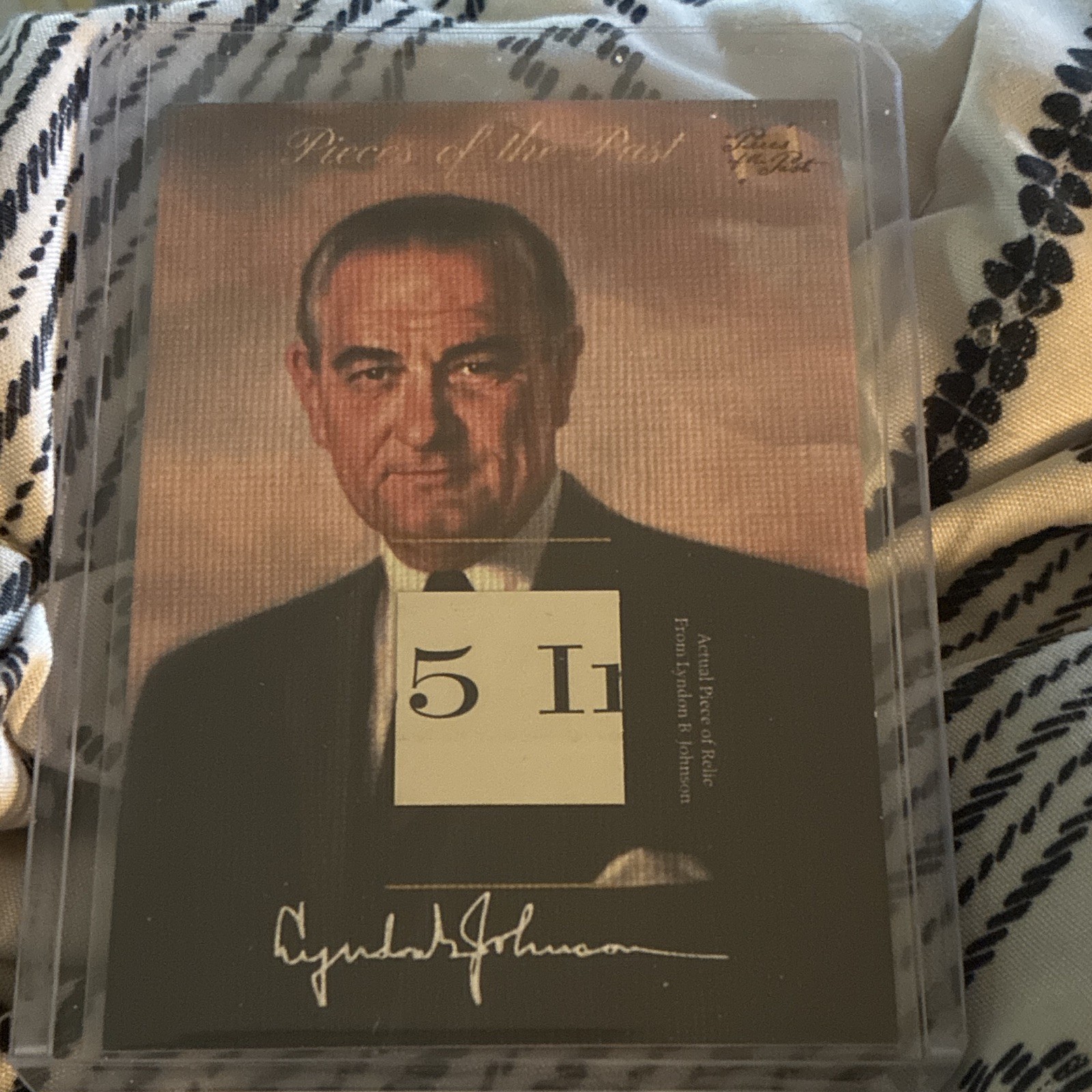 2019 The Bar Pieces of the Past Lyndon B. Johnson Relic Insert PR-LBJ29 2019 The Bar Pieces of the Past Lyndon B. Johnson Relic Insert PR-LBJ29