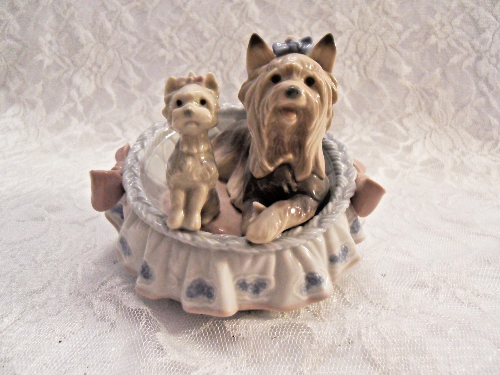 LLADRO PORCELAIN FIGURINE \ LLADRO PORCELAIN FIGURINE \