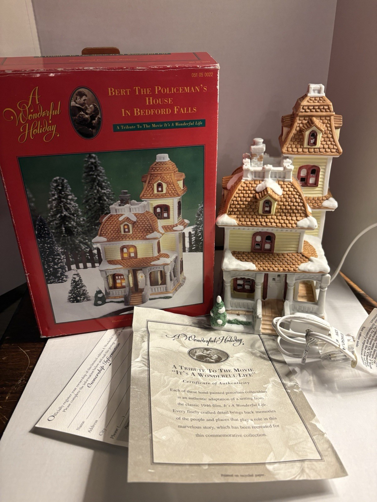 Bert The Policeman’s House In Bedford Falls In Box with COA and Light