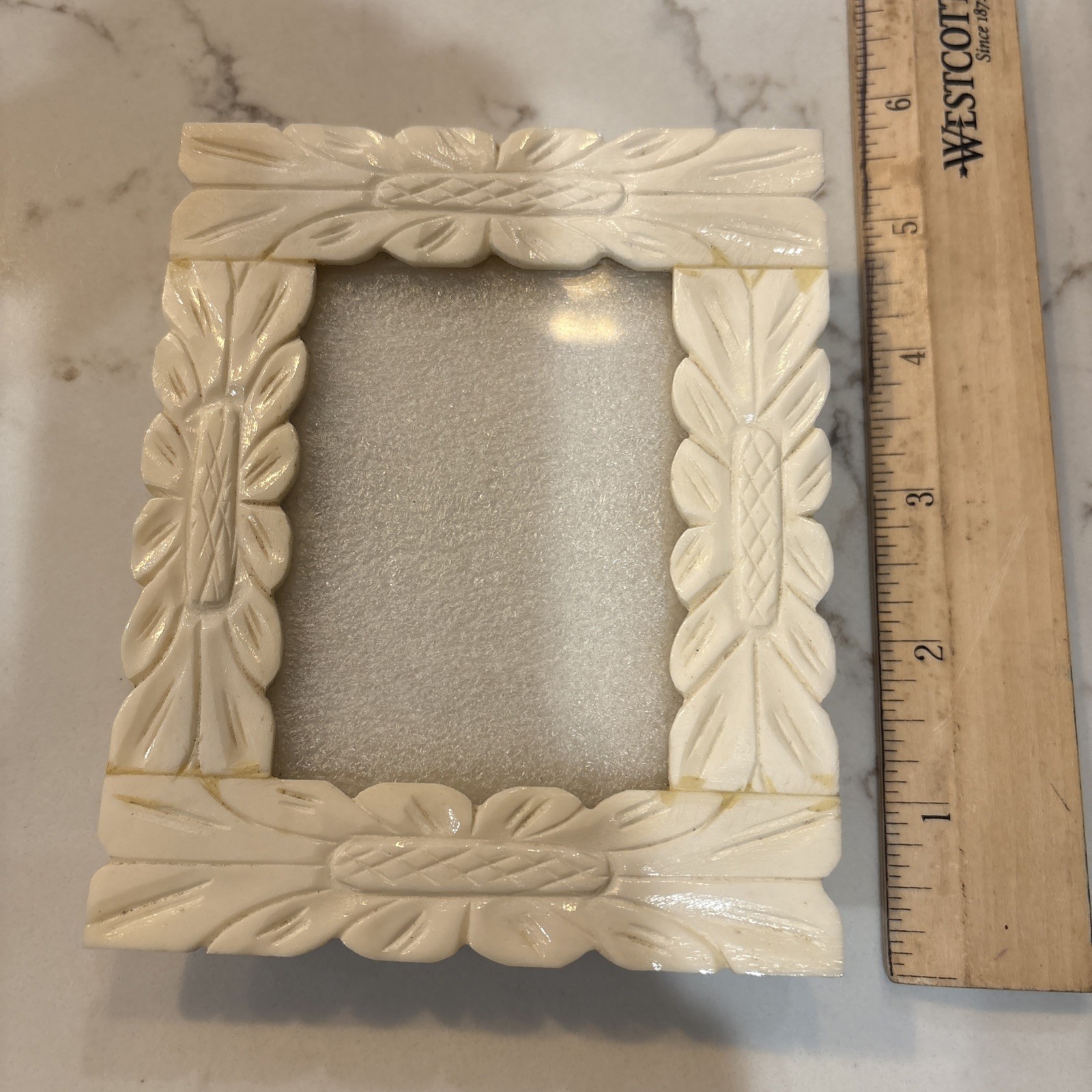 VTG CARVED CREAM COLOR CELLULOID WOOD EASEL BACK 4 x 5” PICTURE FRAME-INDIA EUC VTG CARVED CREAM COLOR CELLULOID WOOD EASEL BACK 4 x 5” PICTURE FRAME-INDIA EUC