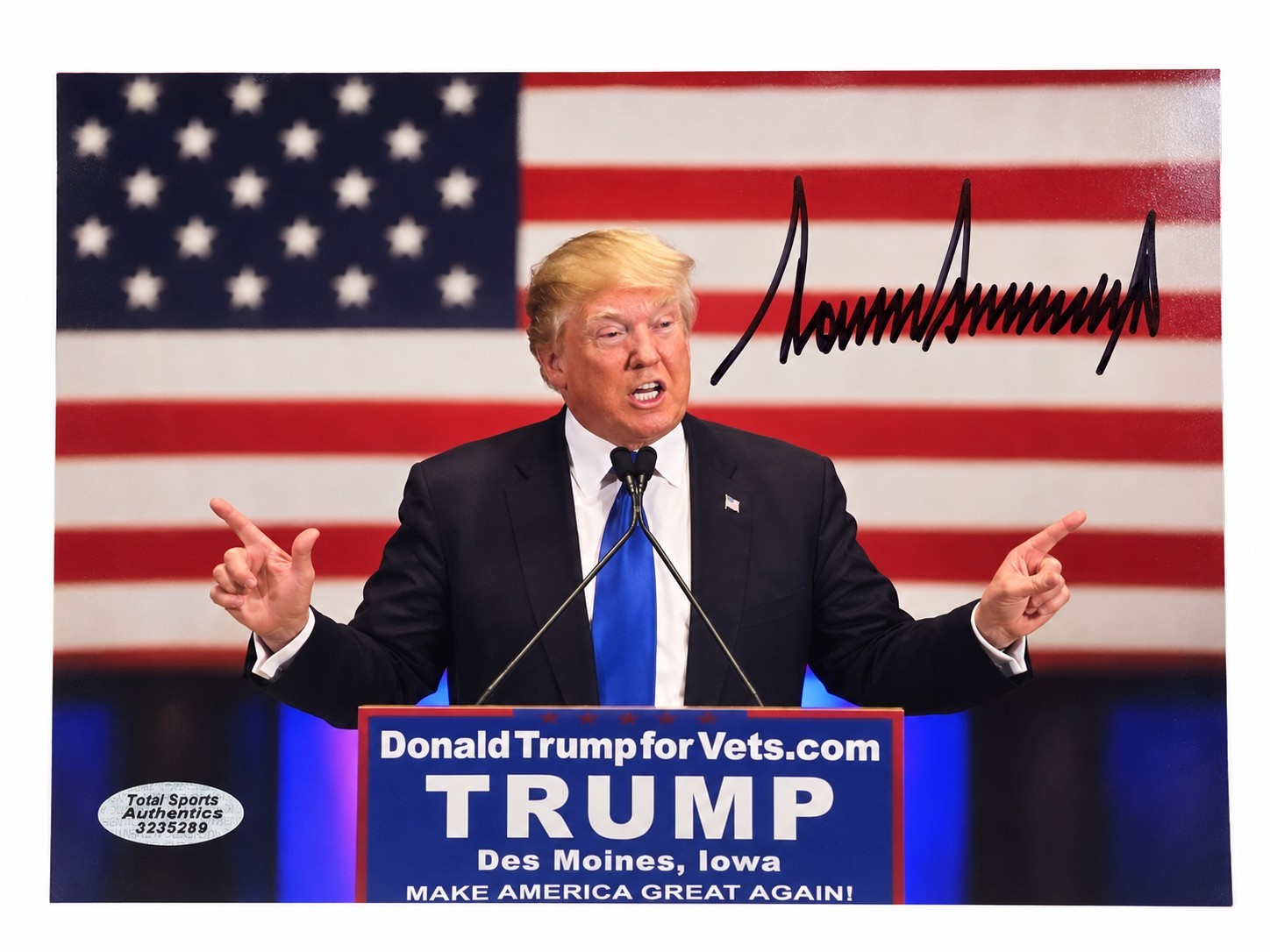 Donald Trump US President Signed Autographed 8x10 Iowa Rally Photograph w/ COA Donald Trump US President Signed Autographed 8x10 Iowa Rally Photograph w/ COA