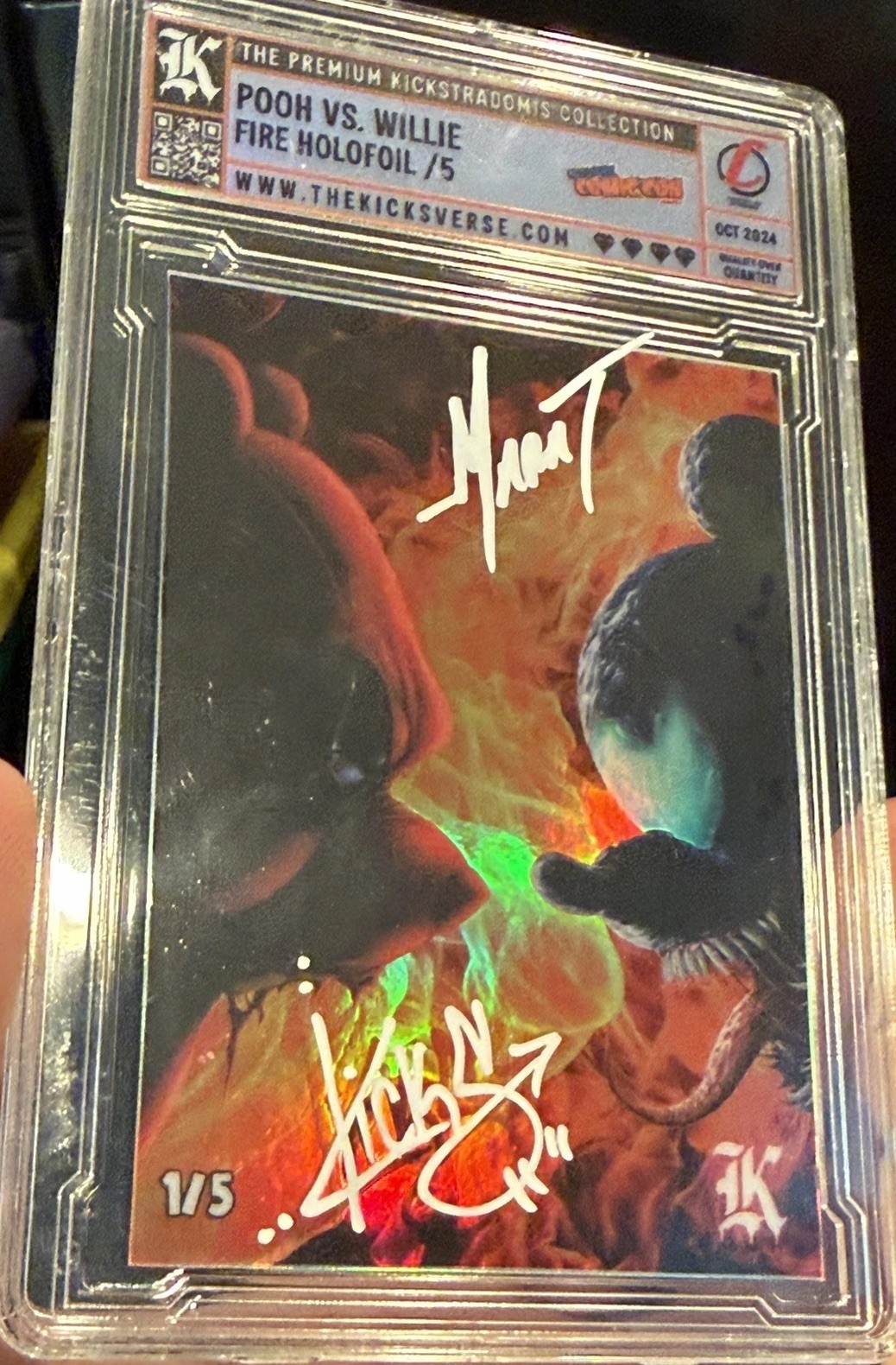 Kickstradomis X Marat MF POOH: POOHVILLAIN APLHA Fire Holofoil 1/5 DOUBLE SIGNED Kickstradomis X Marat MF POOH: POOHVILLAIN APLHA Fire Holofoil 1/5 DOUBLE SIGNED