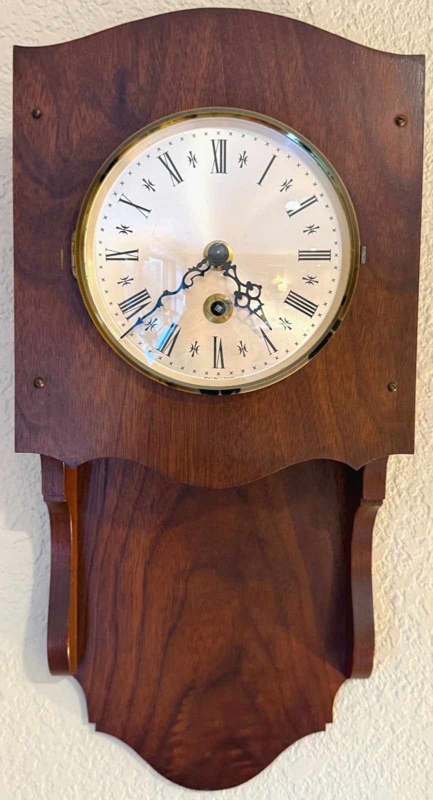 Vintage Rustic Country Farmhouse Wood Wall Clock WITH KEY Needs PENDULUM Vintage Rustic Country Farmhouse Wood Wall Clock WITH KEY Needs PENDULUM