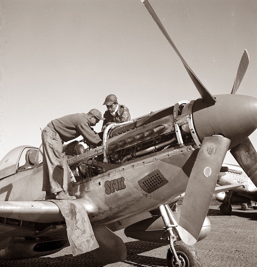 WW2 WWII Photo USAAF P-51D Tuskegee Airmen 332nd FG Italy  World War Two / 5505