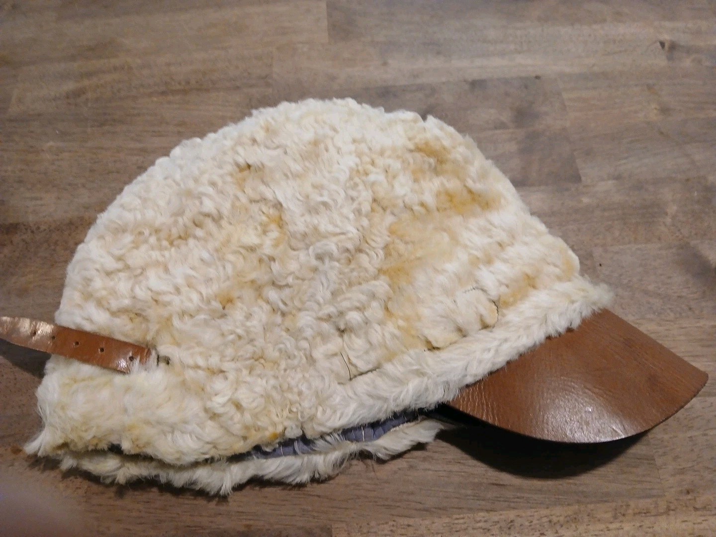 ORIGINAL WW II period SHEEP SKIN WINTER HAT MILITARY ARMY SWEDEN SWEDISH ORIGINAL WW II period SHEEP SKIN WINTER HAT MILITARY ARMY SWEDEN SWEDISH